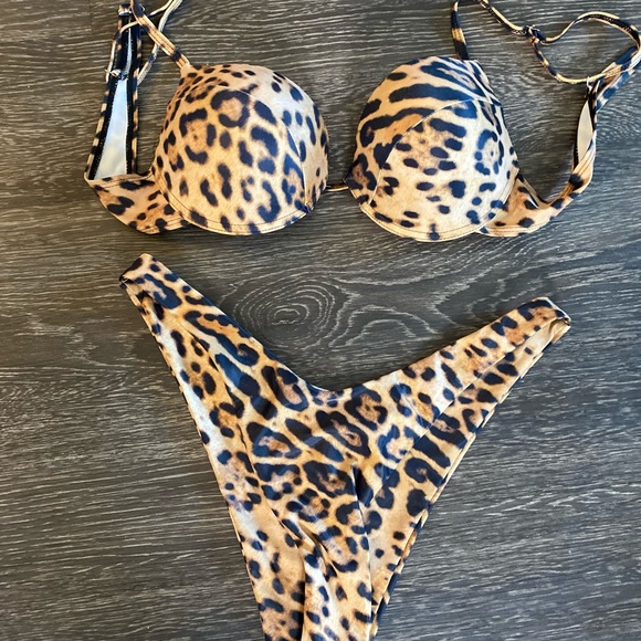 Matte collection Leopard bikini set XXL - Picture 4 of 7